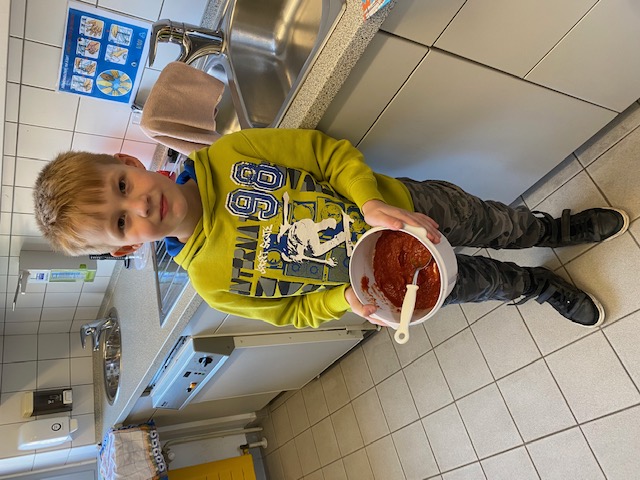 21_0416 Ketchup Louis